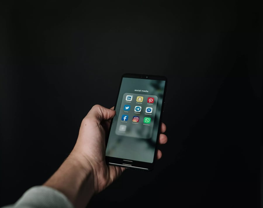 AnyConv.com__pexels-magnus-mueller-2818118 (1)